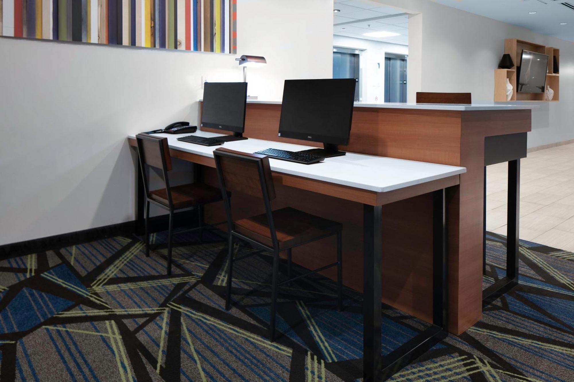 Holiday Inn Express & Suites Griffin Extérieur photo